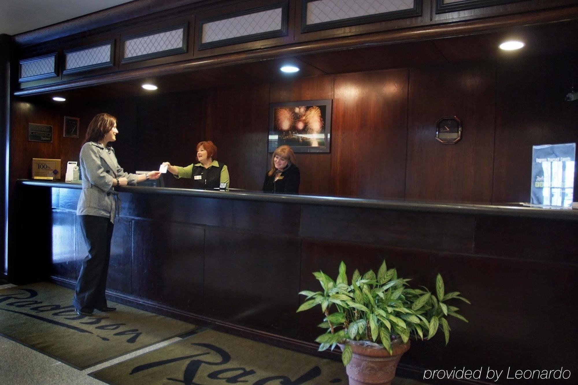 Doubletree By Hilton Windsor, On Hotel Interior foto
